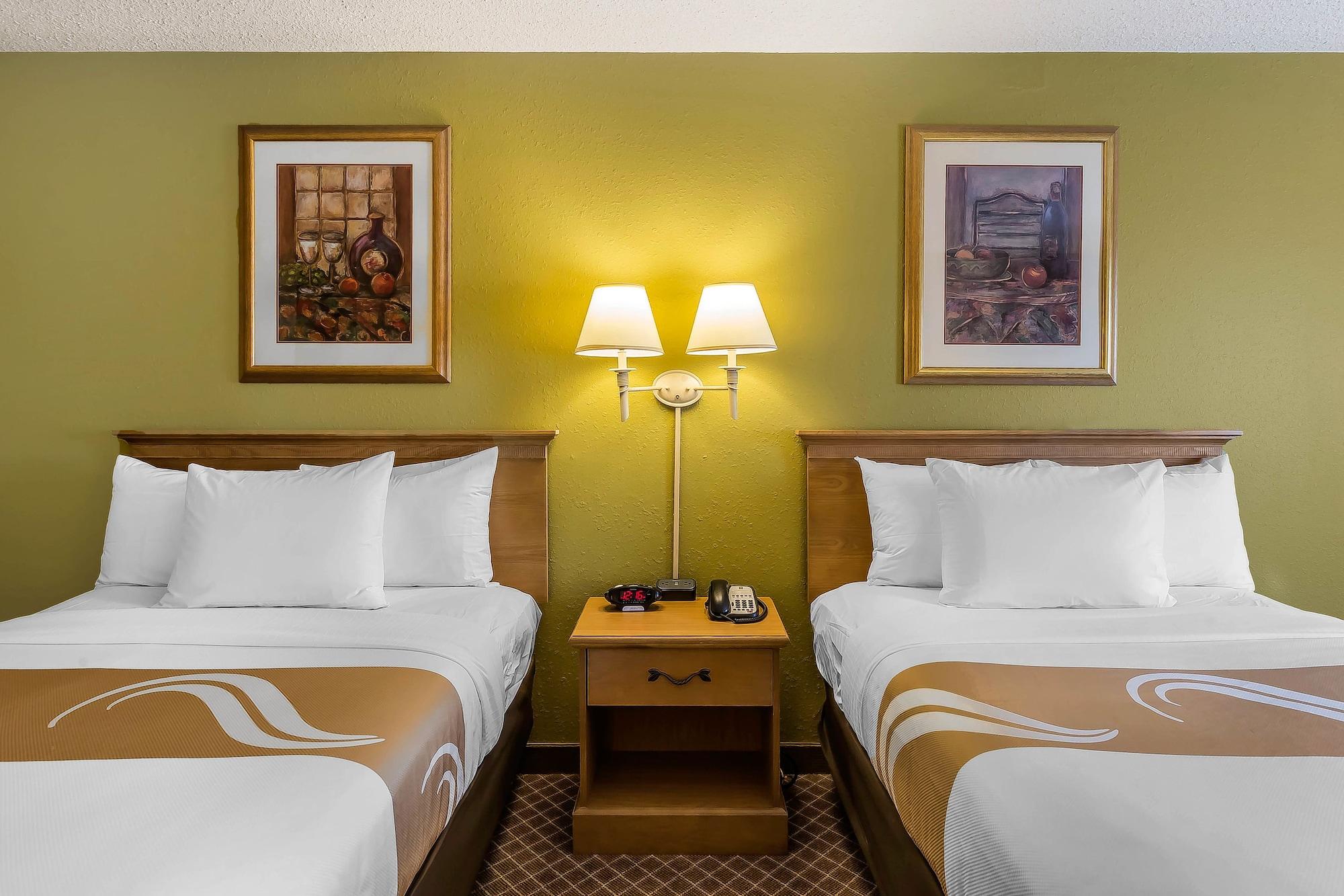 Quality Inn Перрісберґ Екстер'єр фото