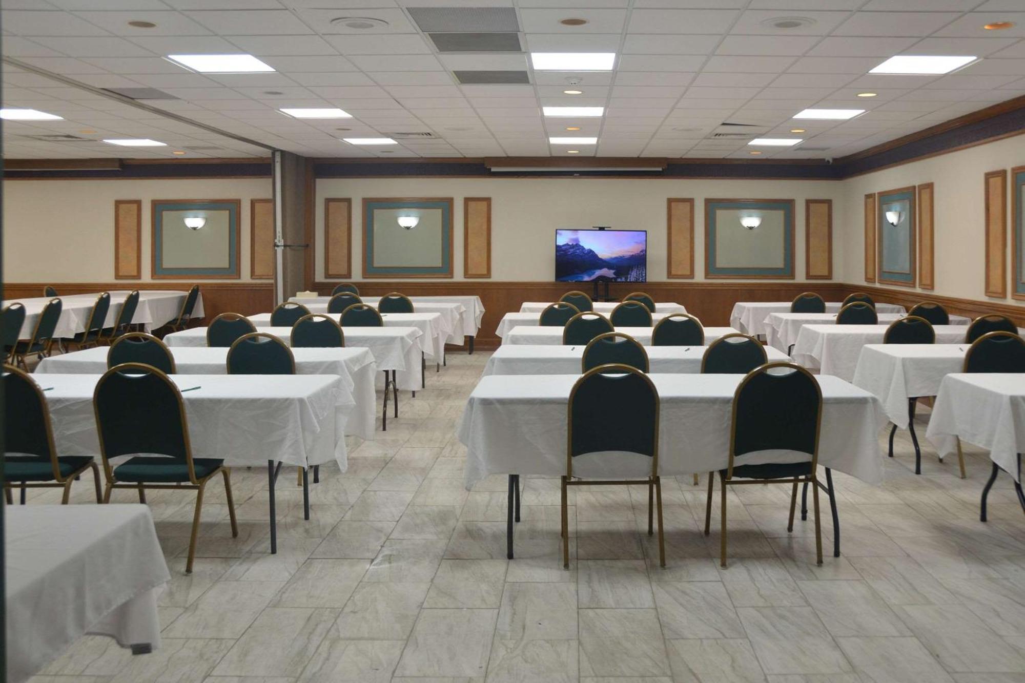 Quality Inn Перрісберґ Екстер'єр фото