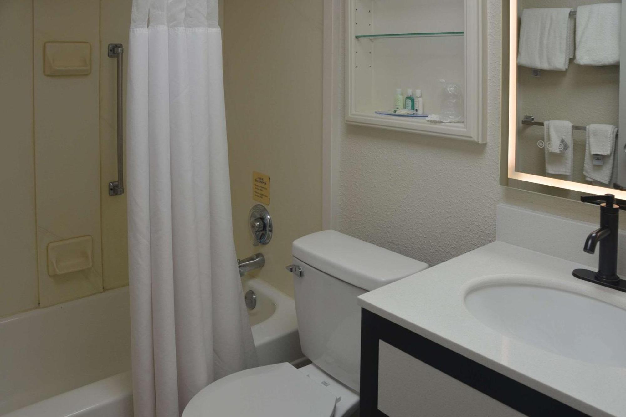 Quality Inn Перрісберґ Екстер'єр фото