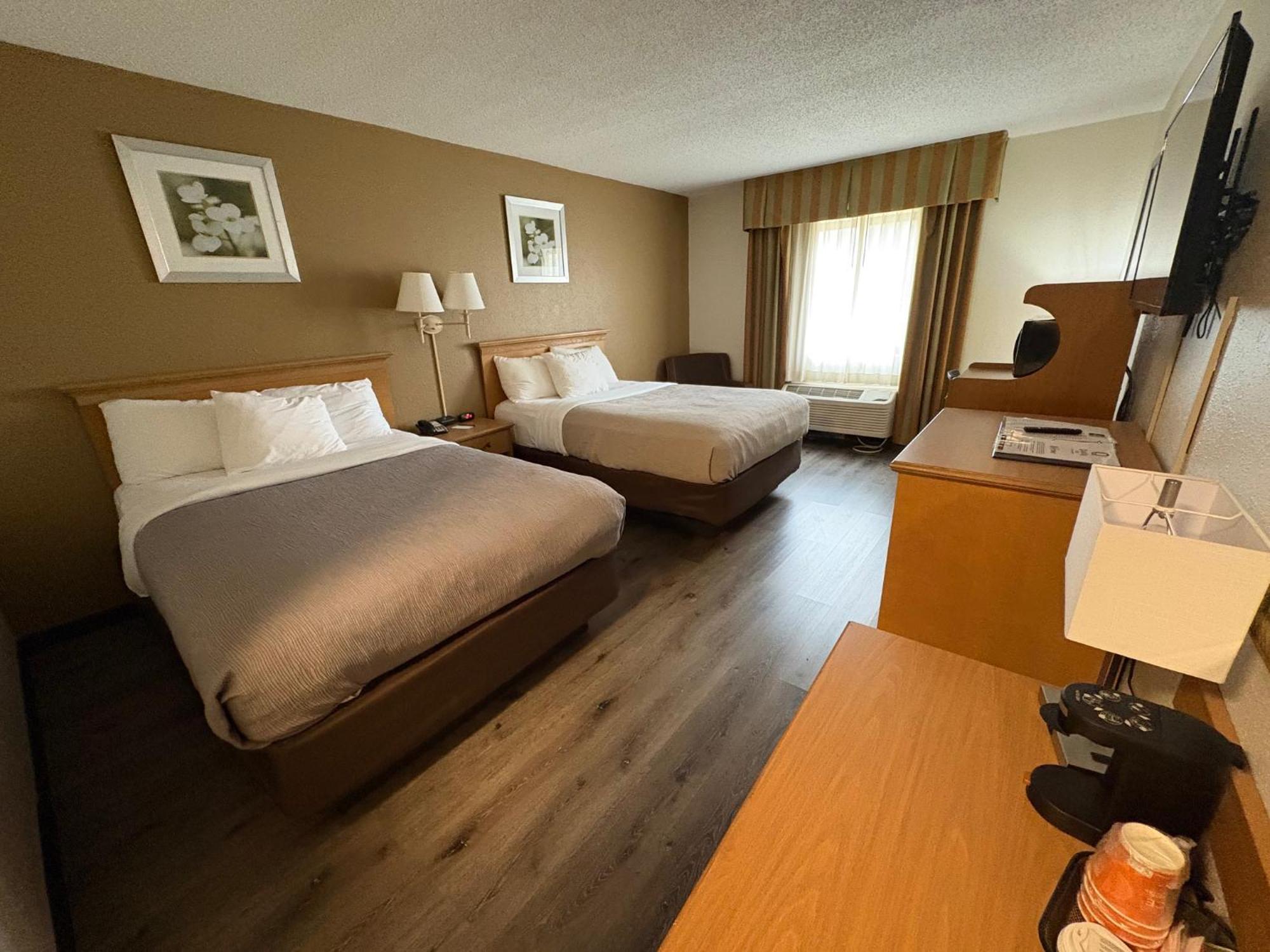 Quality Inn Перрісберґ Екстер'єр фото